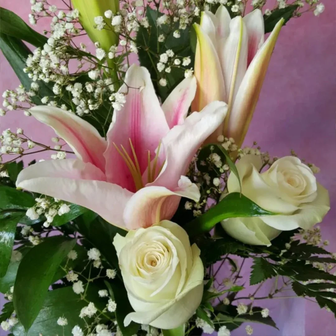 Motivo floral de lilium y rosas - Imagen 2