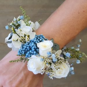 Pulsera de flores preservadas