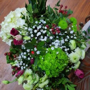 Ramo variado con hortensia